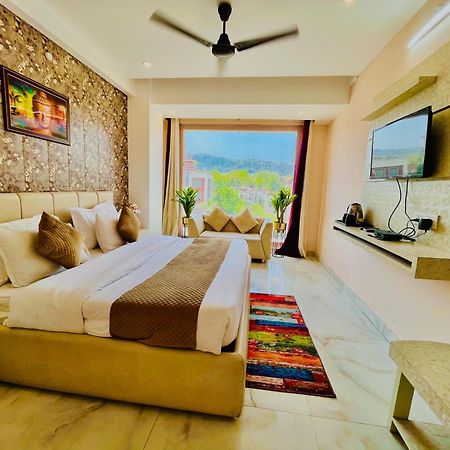 Hotel Golden Temple View By La Casa, Amritsar #Top Rated #Most Awarded #Swimming Pool #Prime Location #Luxury Rooms #Parking #Rooftop Cafe 外观 照片