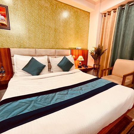 Hotel Golden Temple View By La Casa, Amritsar #Top Rated #Most Awarded #Swimming Pool #Prime Location #Luxury Rooms #Parking #Rooftop Cafe 外观 照片