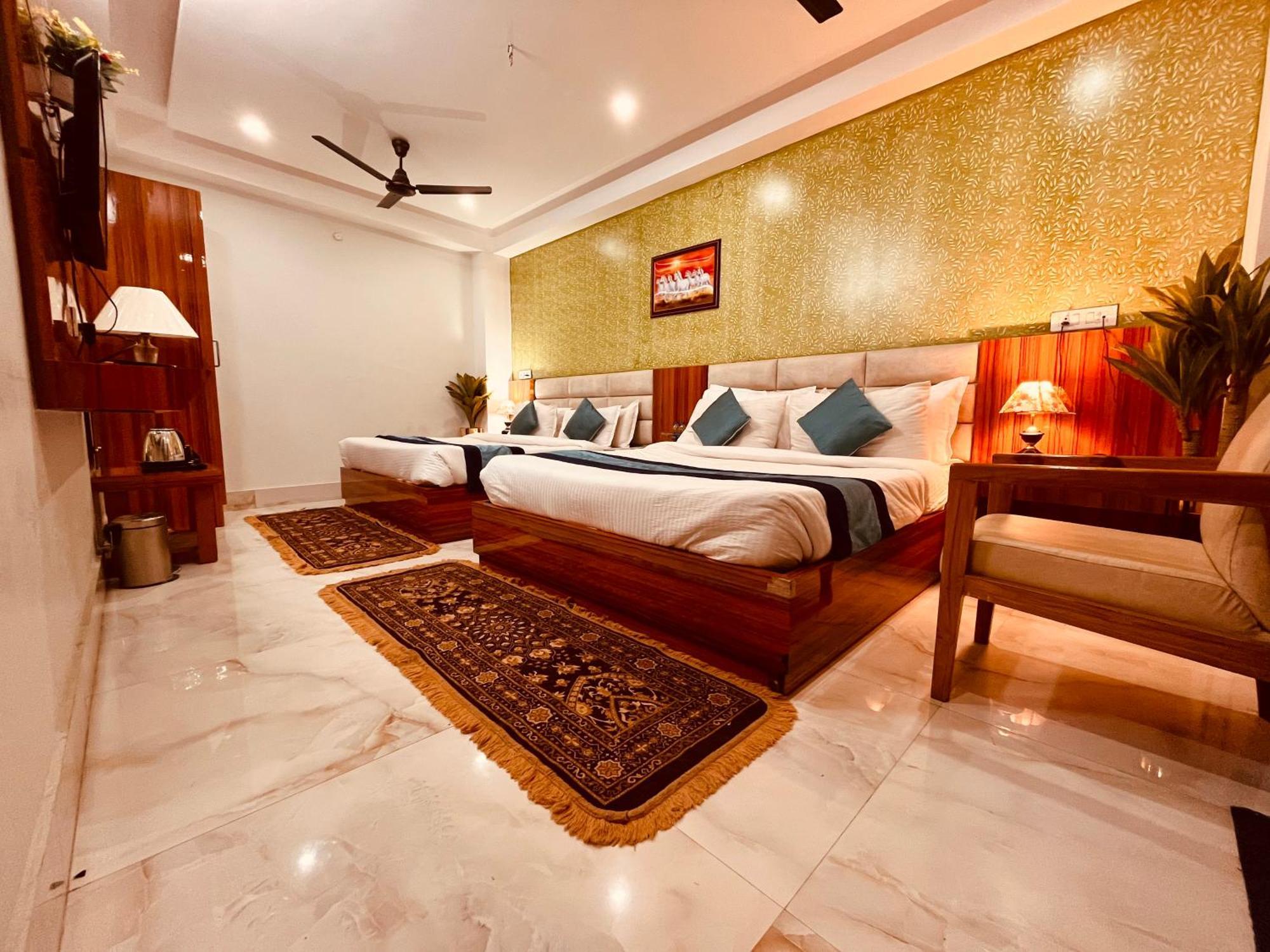 Hotel Golden Temple View By La Casa, Amritsar #Top Rated #Most Awarded #Swimming Pool #Prime Location #Luxury Rooms #Parking #Rooftop Cafe 外观 照片