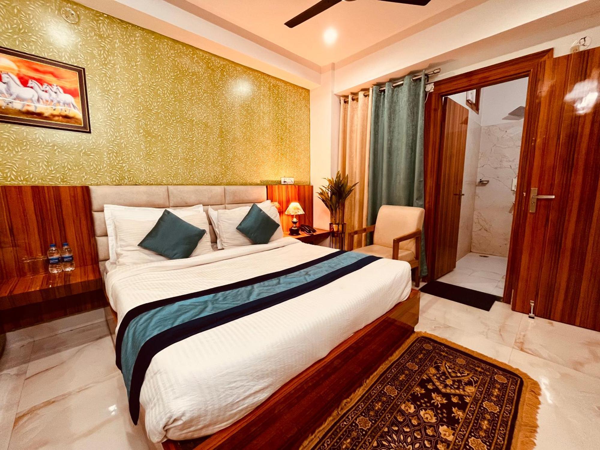 Hotel Golden Temple View By La Casa, Amritsar #Top Rated #Most Awarded #Swimming Pool #Prime Location #Luxury Rooms #Parking #Rooftop Cafe 外观 照片