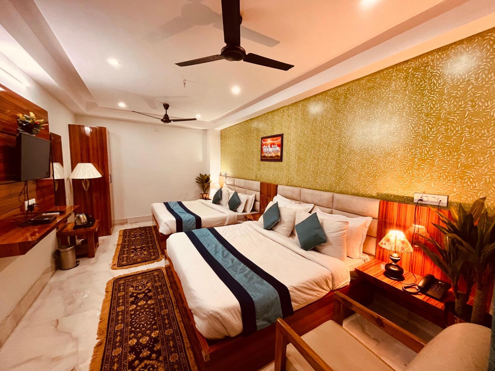 Hotel Golden Temple View By La Casa, Amritsar #Top Rated #Most Awarded #Swimming Pool #Prime Location #Luxury Rooms #Parking #Rooftop Cafe 外观 照片