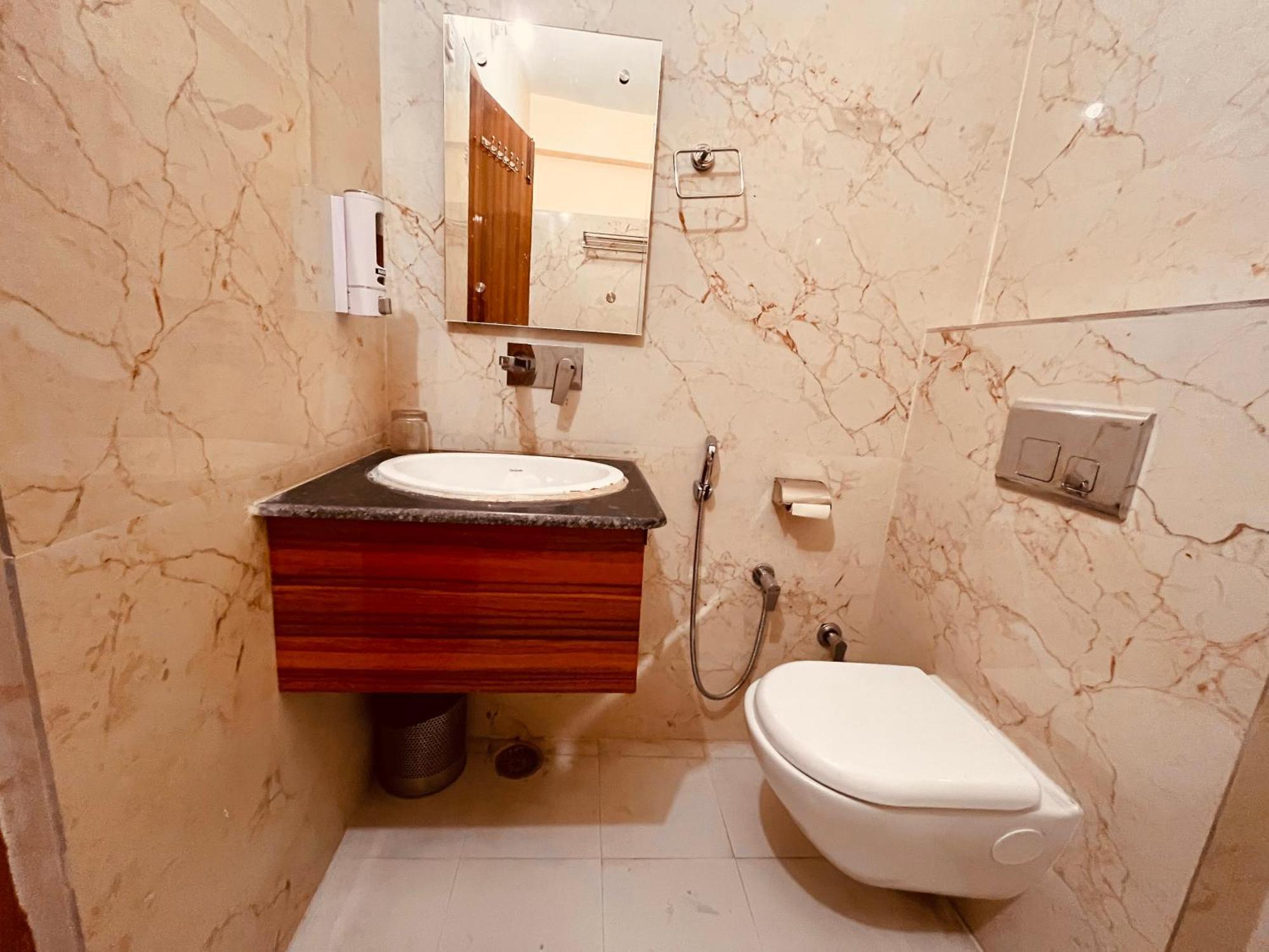 Hotel Golden Temple View By La Casa, Amritsar #Top Rated #Most Awarded #Swimming Pool #Prime Location #Luxury Rooms #Parking #Rooftop Cafe 外观 照片