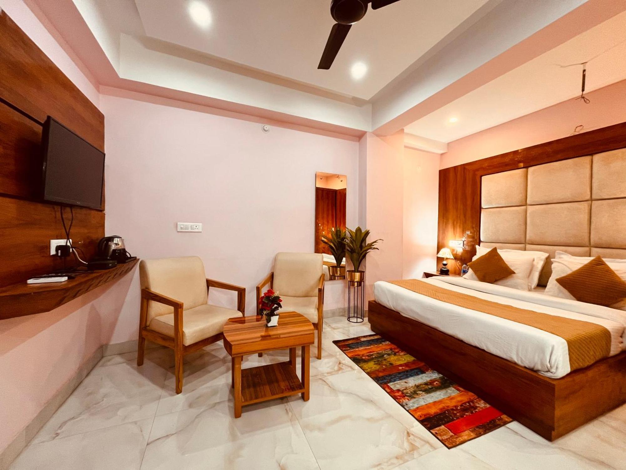 Hotel Golden Temple View By La Casa, Amritsar #Top Rated #Most Awarded #Swimming Pool #Prime Location #Luxury Rooms #Parking #Rooftop Cafe 外观 照片