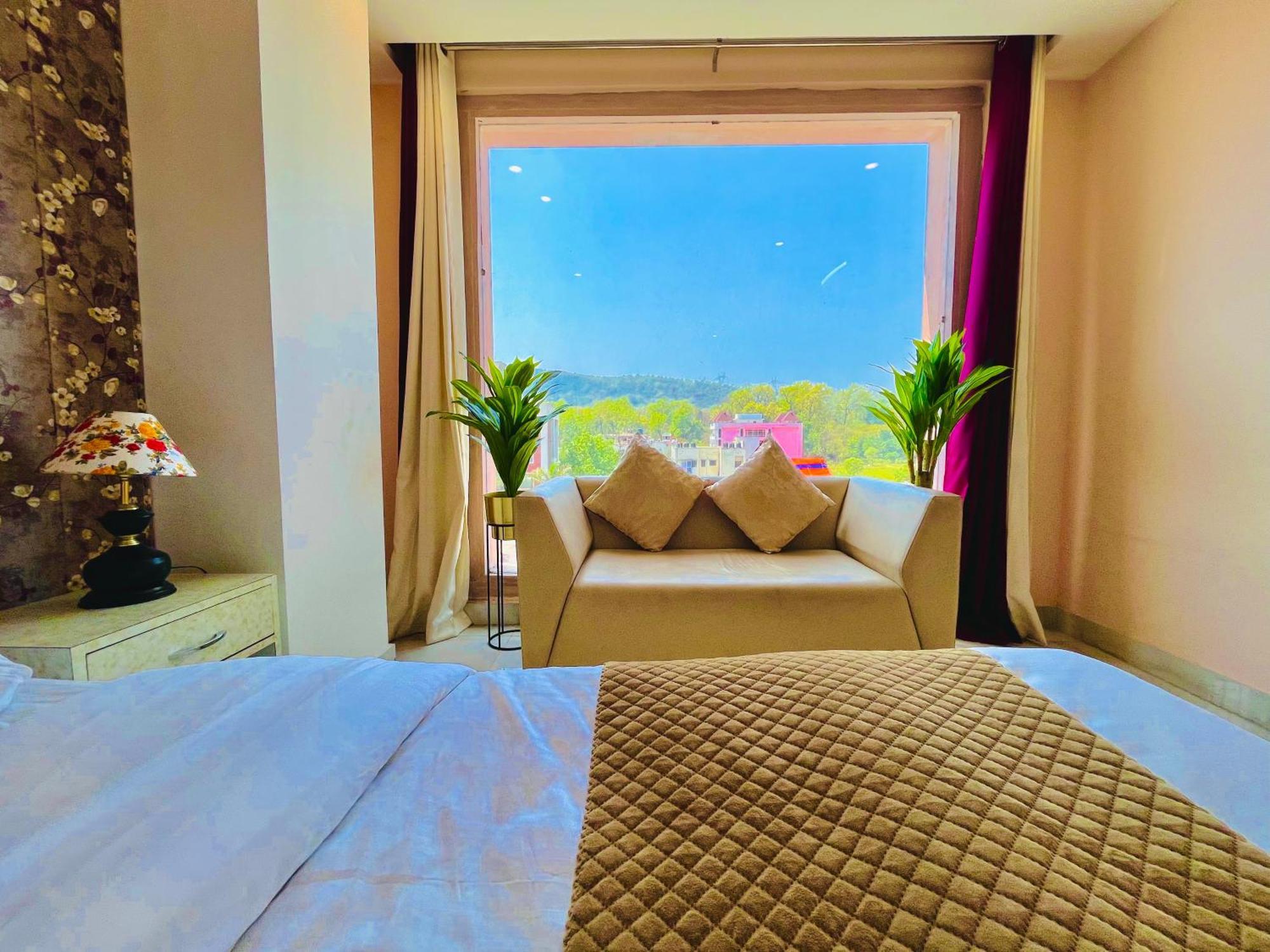 Hotel Golden Temple View By La Casa, Amritsar #Top Rated #Most Awarded #Swimming Pool #Prime Location #Luxury Rooms #Parking #Rooftop Cafe 外观 照片
