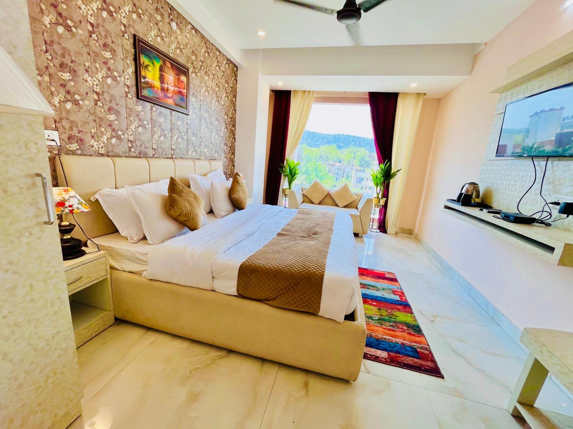 Hotel Golden Temple View By La Casa, Amritsar #Top Rated #Most Awarded #Swimming Pool #Prime Location #Luxury Rooms #Parking #Rooftop Cafe 外观 照片