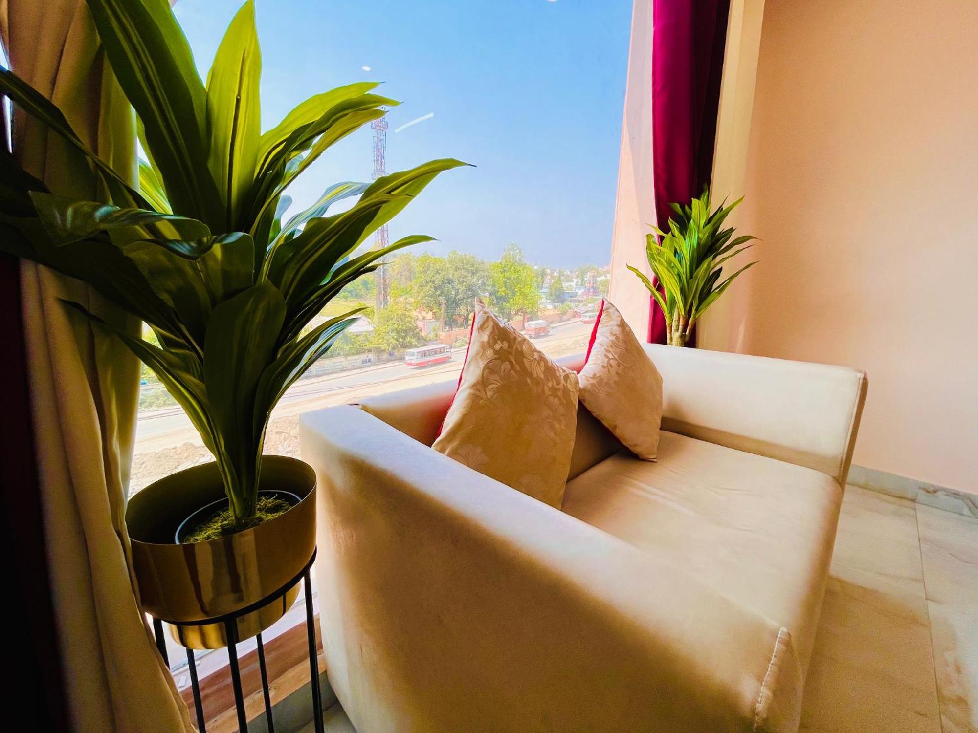 Hotel Golden Temple View By La Casa, Amritsar #Top Rated #Most Awarded #Swimming Pool #Prime Location #Luxury Rooms #Parking #Rooftop Cafe 外观 照片