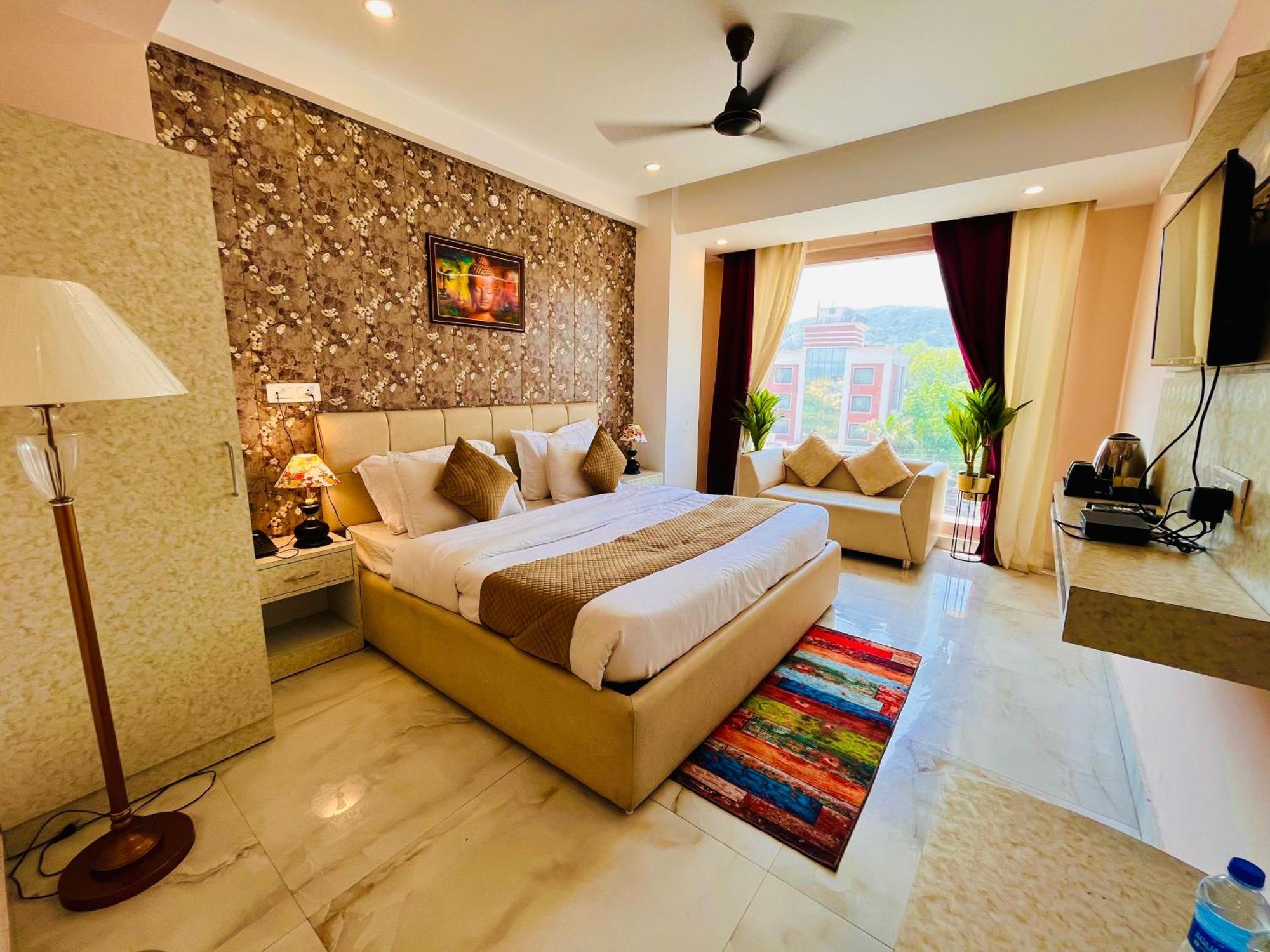 Hotel Golden Temple View By La Casa, Amritsar #Top Rated #Most Awarded #Swimming Pool #Prime Location #Luxury Rooms #Parking #Rooftop Cafe 外观 照片